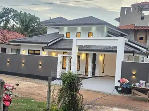 B/N Complete House For Sale in Negombo