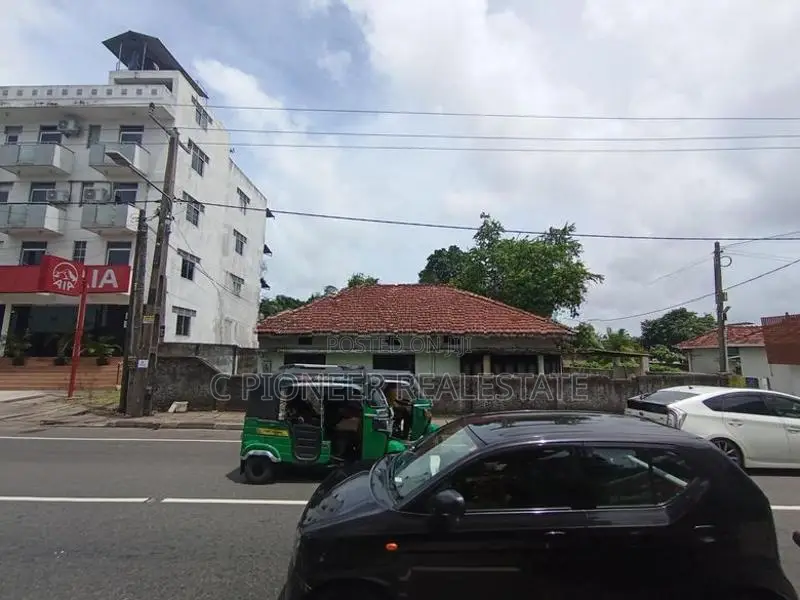 Land for Sale Facing Main Kotte Road in Pitta -400m to Diyatha