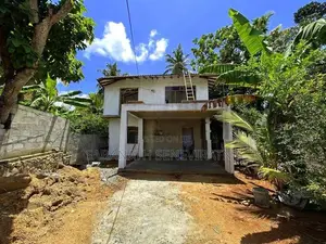 House Bordering to a River in Gampaha Balummahara