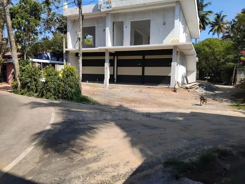 COMMERCIAL BUILDING FOR RENT IN PILIYANDALA (SP1128)