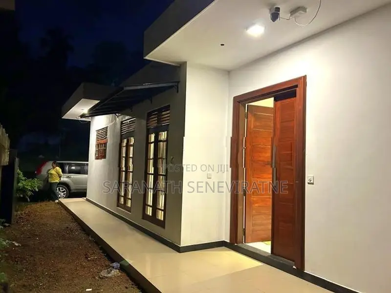 Brand-New House in Kalalgoda Talawathugoda - Ground Floor Completed