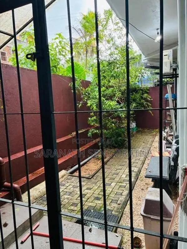 2 Story House for Sale in Athurugiriya, Kaduwela - Solar