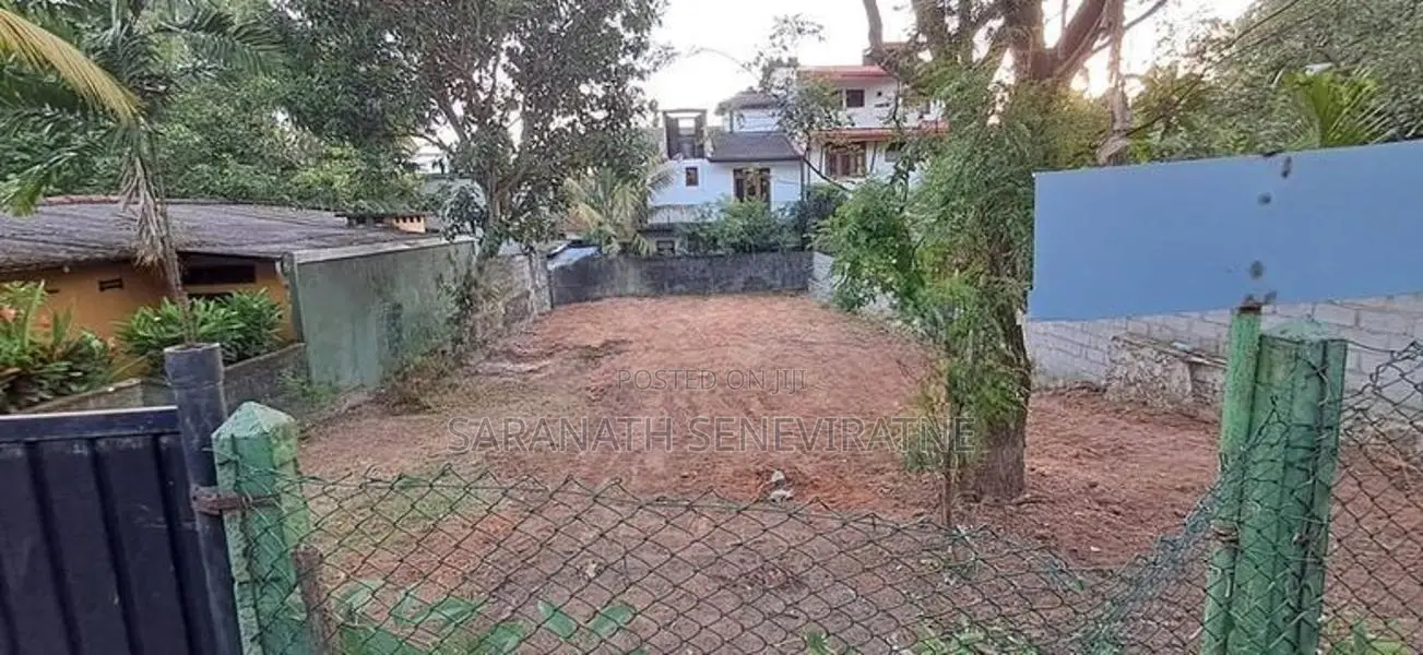 Land For Sale in Pannipitiya - Depanama 90 meters to Borella R