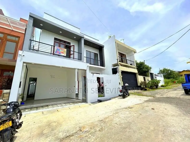 Brand-New Modern Box Type House - Piliyandala Off Gonamadiththa Rd