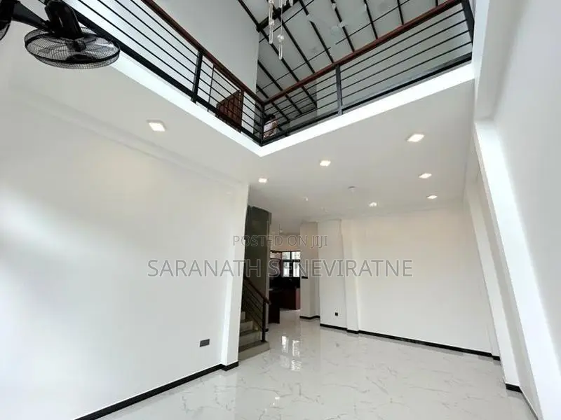 Brand-New Modern Box Type House - Piliyandala Off Gonamadiththa Rd