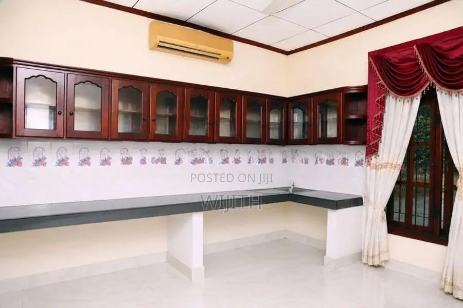 TWO STORY HOUSE FOR SALE IN PILIYANDALA MADAPATHA ROAD