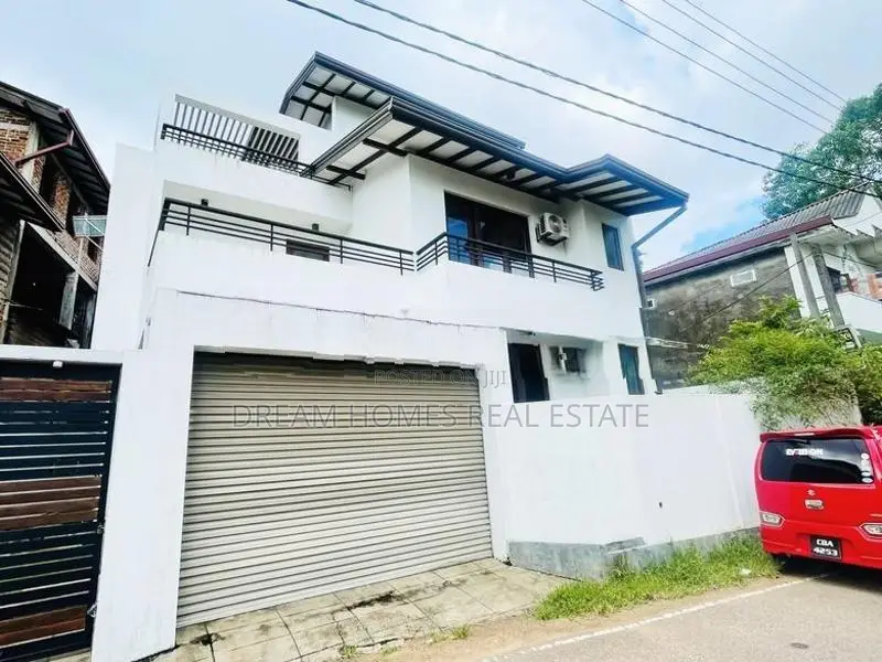 4-Bedroom House for Rent – Thalawathugoda