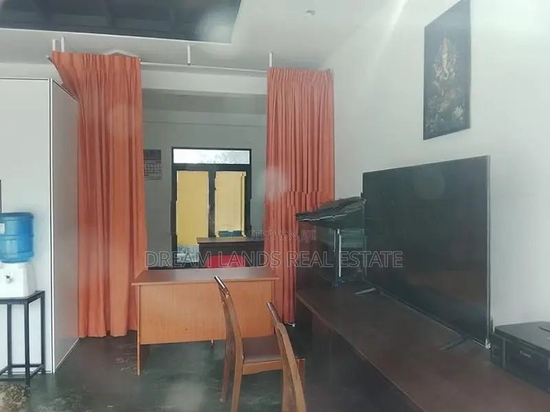 COMMERCIAL BUILDING FOR RENT IN THALAWATHUGODA (SP1350)