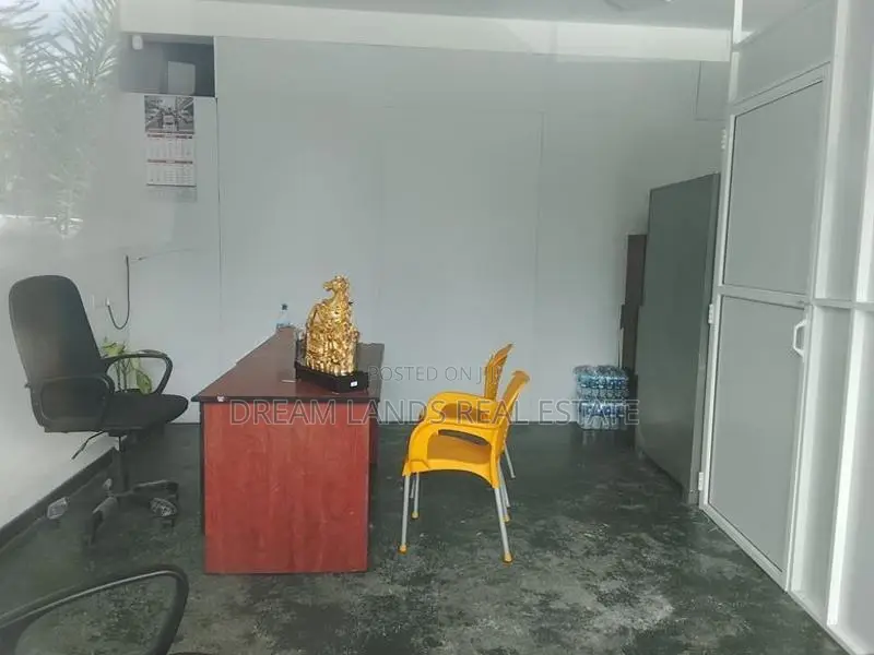 COMMERCIAL BUILDING FOR RENT IN THALAWATHUGODA (SP1350)