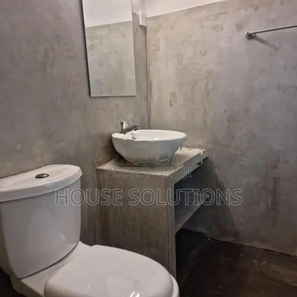 Ratmalana 5-Bedroom House