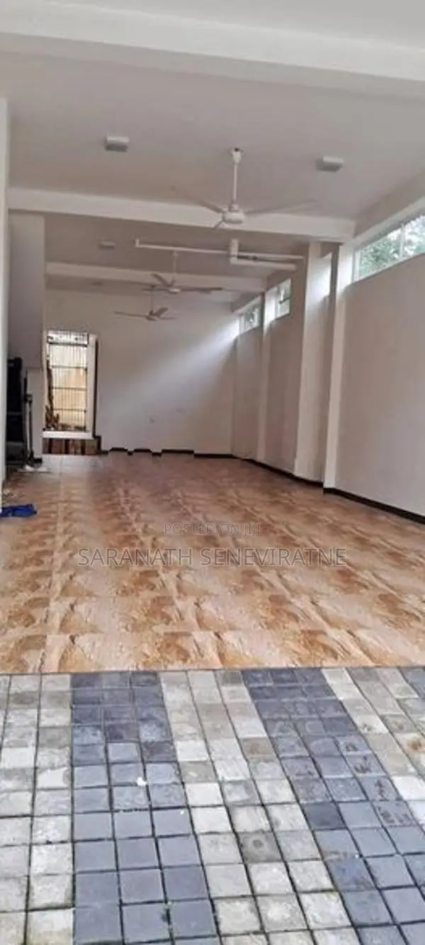 3 Story House Built in 4.2 Perch Land Extent - Kotte පිටකෝට්ටේ