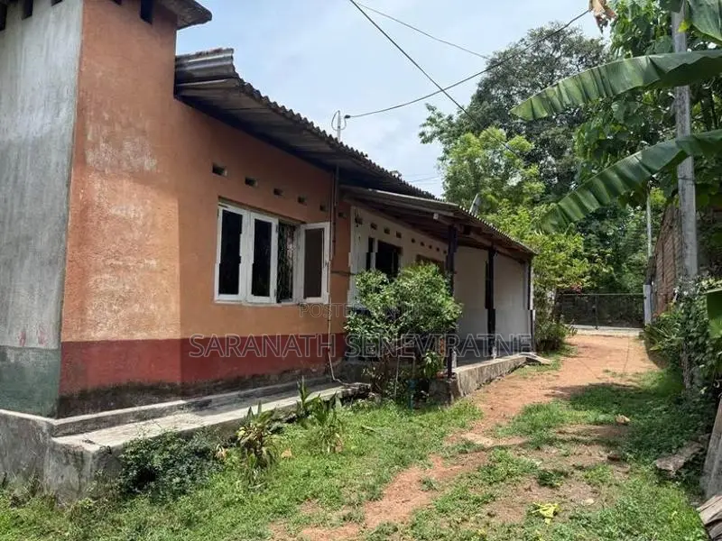 LAND & OLD HOUSE FOR SALE. Shalawa Rd Embuldeniya Nugegoda