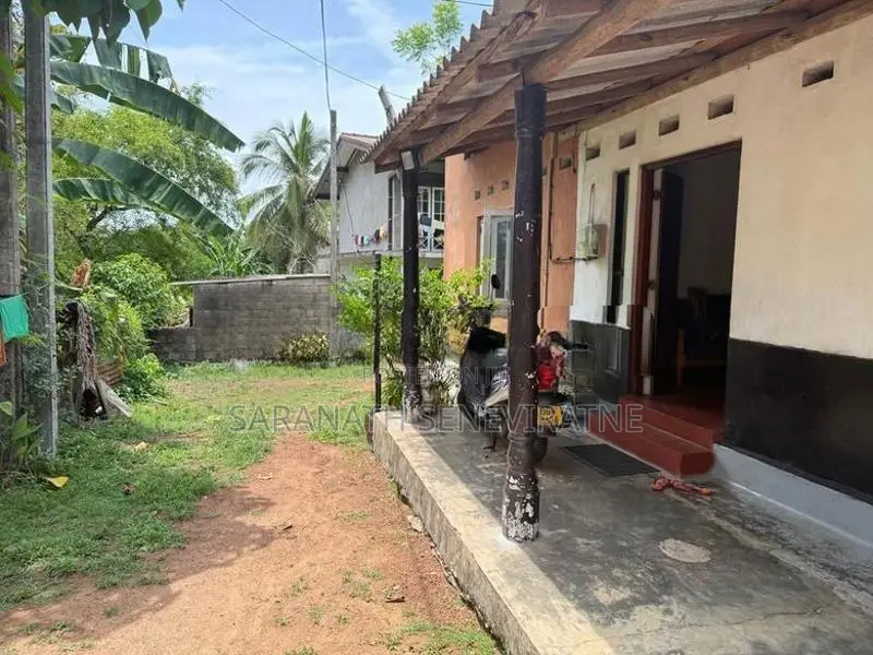 LAND & OLD HOUSE FOR SALE. Shalawa Rd Embuldeniya Nugegoda