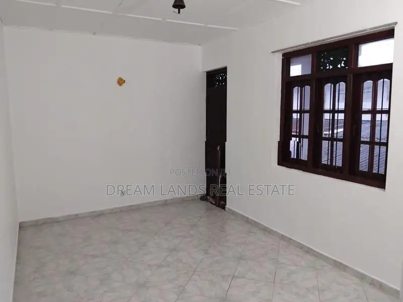 Uper floor for rent malabe
