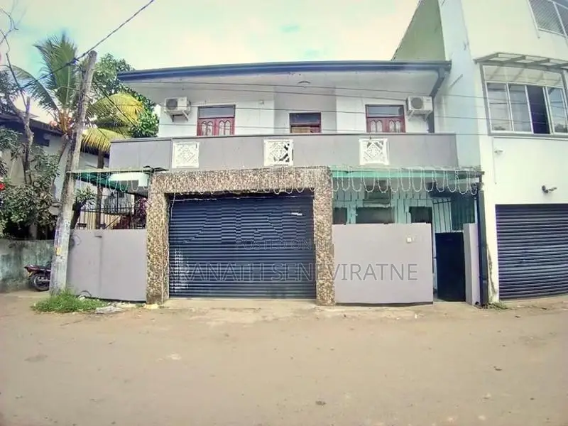House in New Kolonnawa Road, Moragasmulla, Rajagiriya - 3 Perches