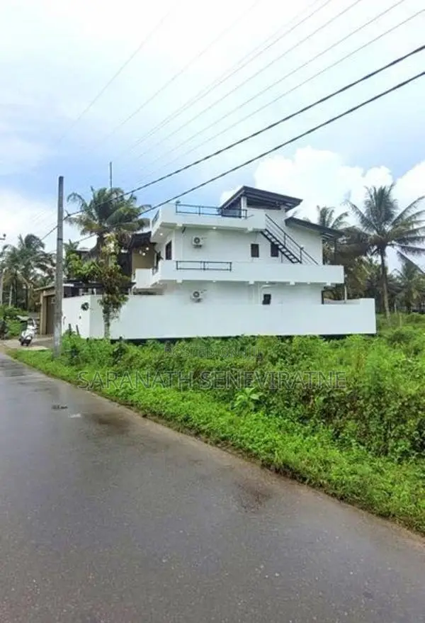 Brand-New House - Off Siddamulla Piliyandala & Kudamaduwa Rd