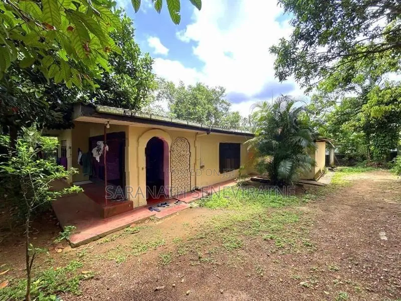 House For Land Value Homagama Galawila Watte - With Rental income