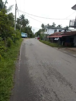 පර්චස් 20ක් කටුනායක අවටින්
