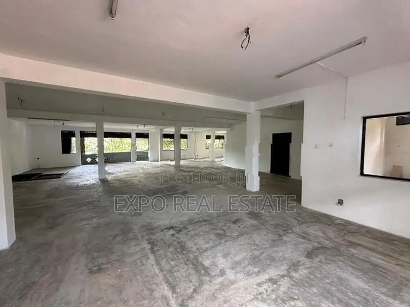 Commercial Building for rent