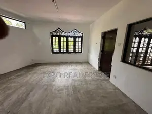 Commercial Building for rent