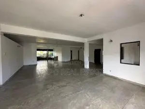 Commercial Building for rent