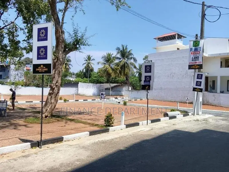 Nugegoda Residential Land for Sale Quiet Neighborhood in Jambugasmulla