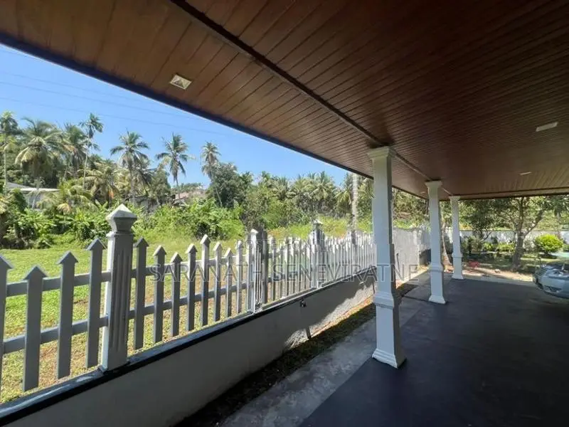 House With SOLAR & Built in 41 Perches Land Extent - Sale Ja-Ela