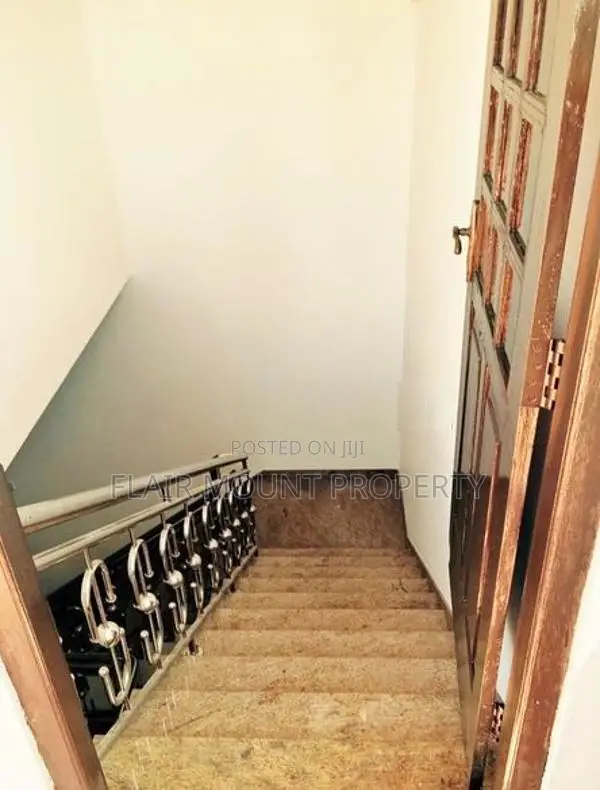 Two storeys independent house for rent in mount lavinia
