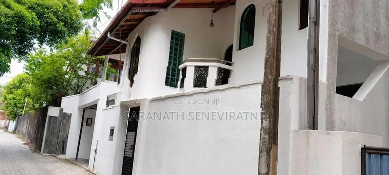 SPACIOUS LUXURY HOUSE MAHARAGAMA–PILIYANDALA RD Neelammahara