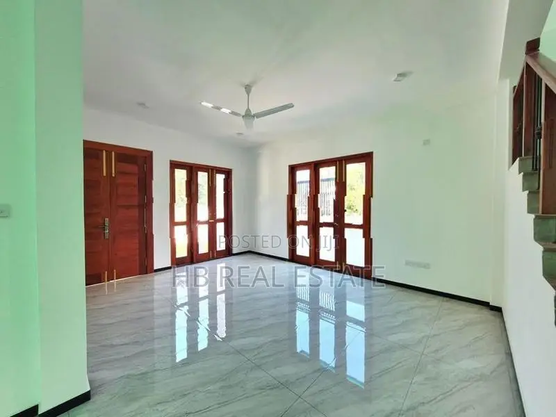 Newly Build Luxury Three Story House For Sale In Piliyandala