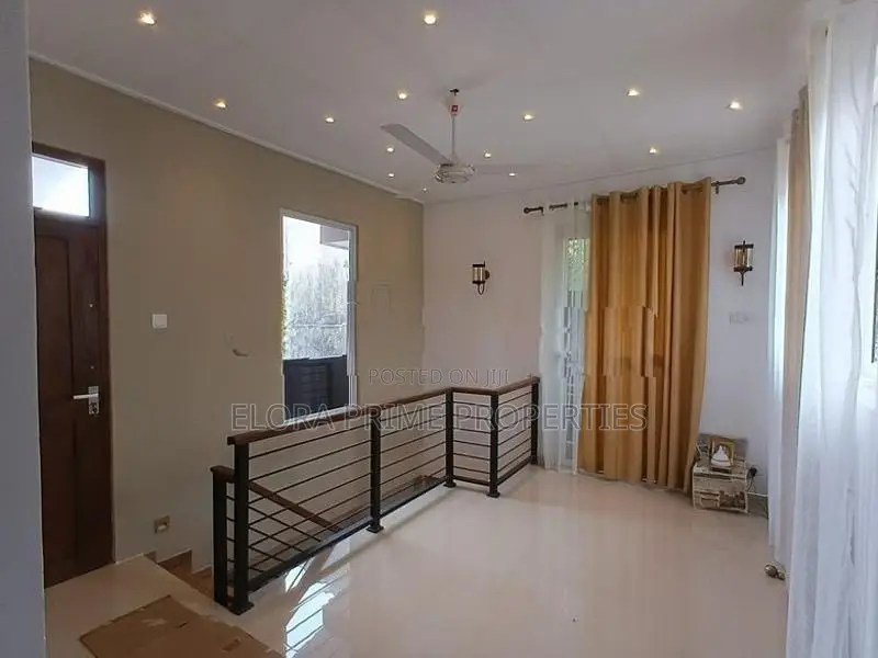 Luxury House for Sale – Ja-Ela with Coc