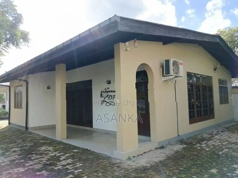 House For Commercial Use Welivita In Malabe
