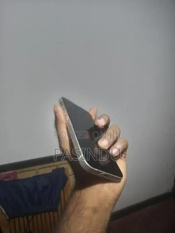 Apple iPhone 13 (Used)