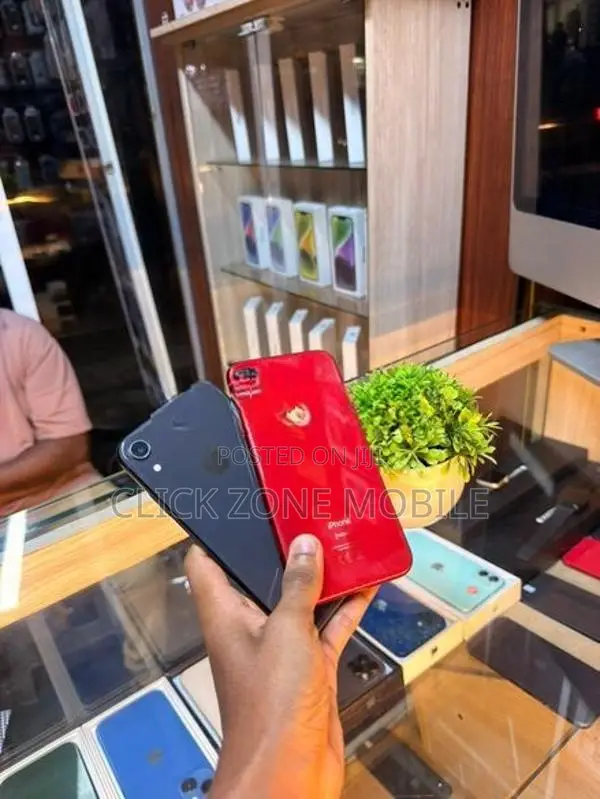 Apple iPhone XR 64GB (Used)