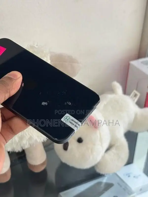 Apple iPhone 12 (Used)