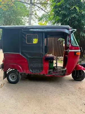 Bajaj RE 2000