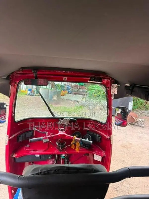 Bajaj RE 2000