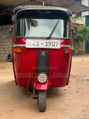 Bajaj RE 2000