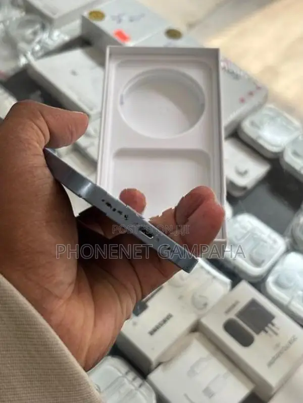 Apple iPhone 14 (Used)