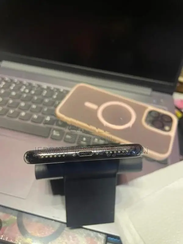 Apple iPhone X (Used)