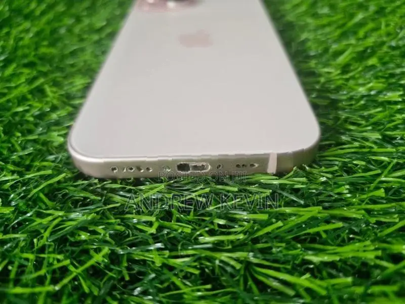 Apple iPhone 15 256GB (Used)