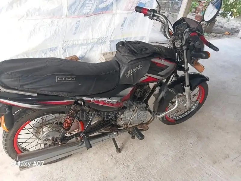 Bajaj CT100 2014