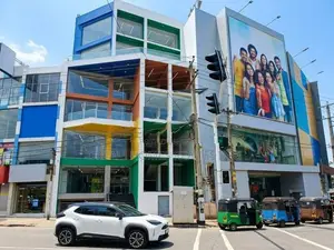 Face To Fly Over - Building With Elevator For Rent In Nugegoda