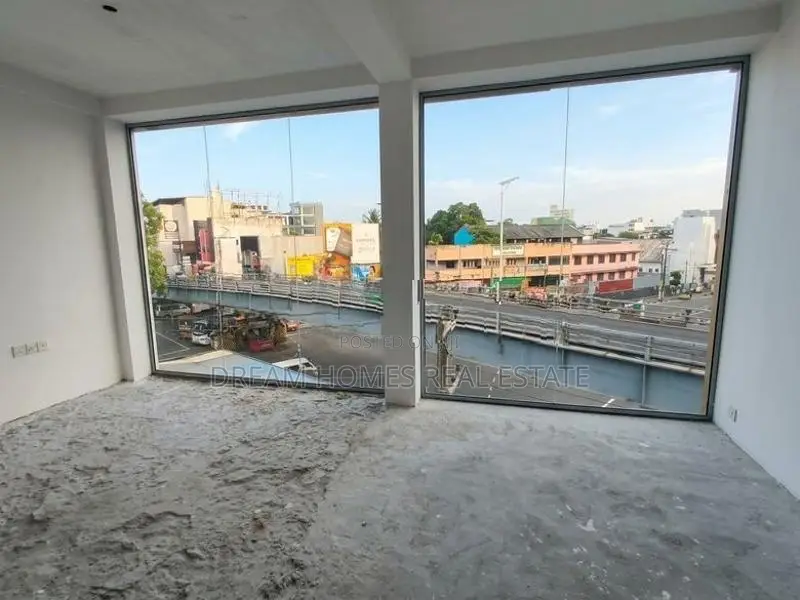 Face To Fly Over - Building With Elevator For Rent In Nugegoda