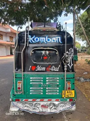 Bajaj RE 2013