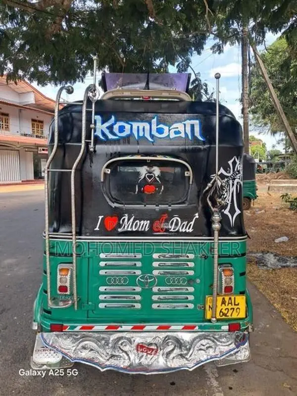 Bajaj RE 2013