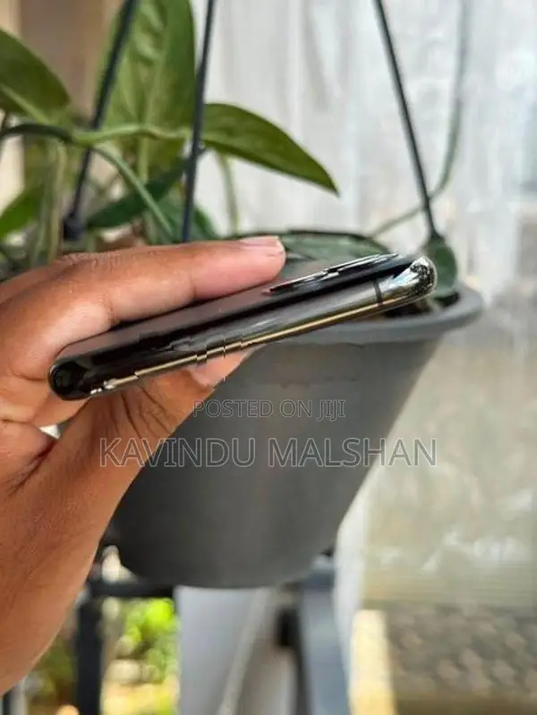 Apple iPhone 11 Pro 256GB (Used)