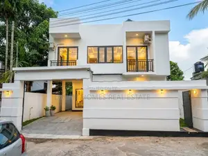 Luxury 4 Bed House - Piliyandala Town