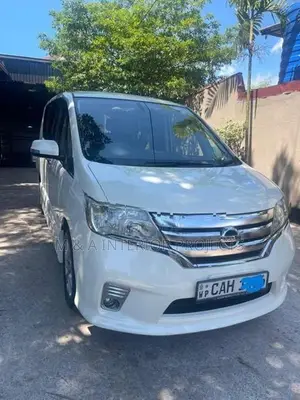 Nissan Serena 2013