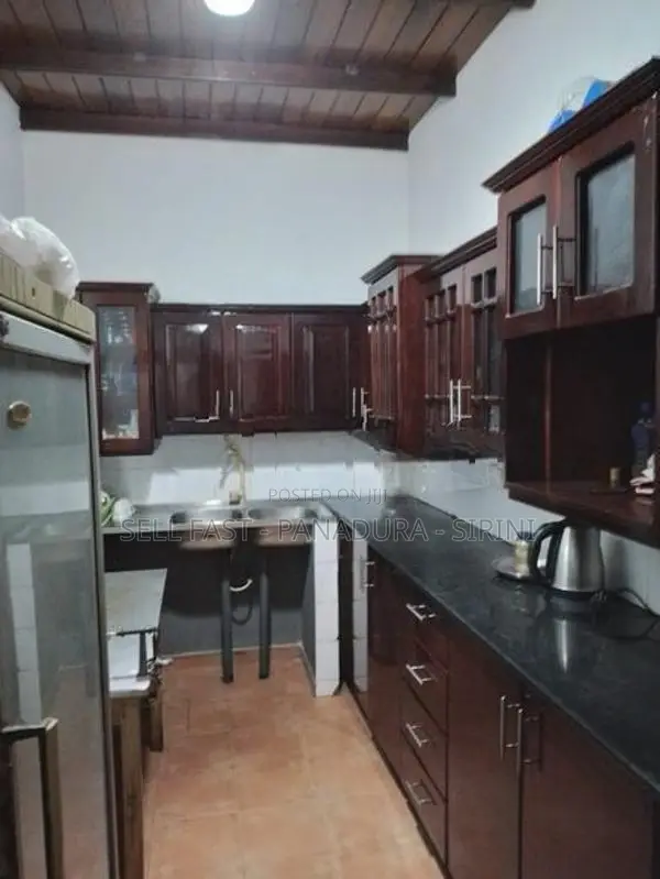 House For Rent - Panadura (හිරන බස් පාරට මුහුනලා )